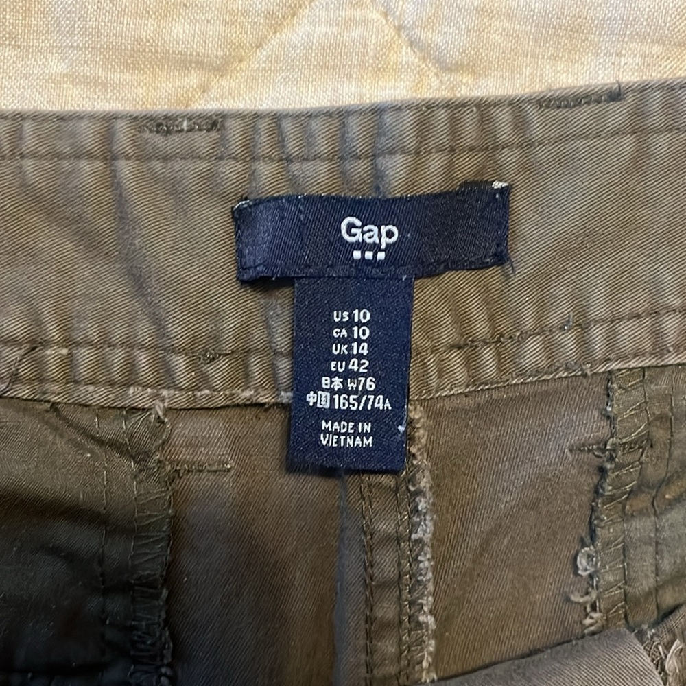 Olive green shorts - Picture 3 of 4